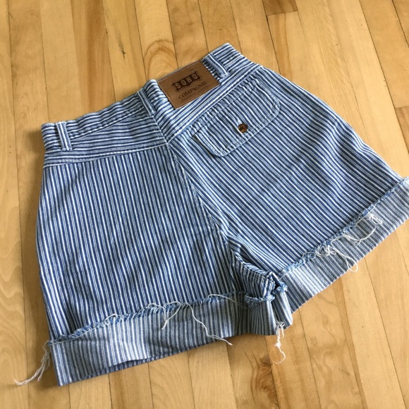 Vintage High Waist Frayed Jean Shorts - Picture 2 of 7